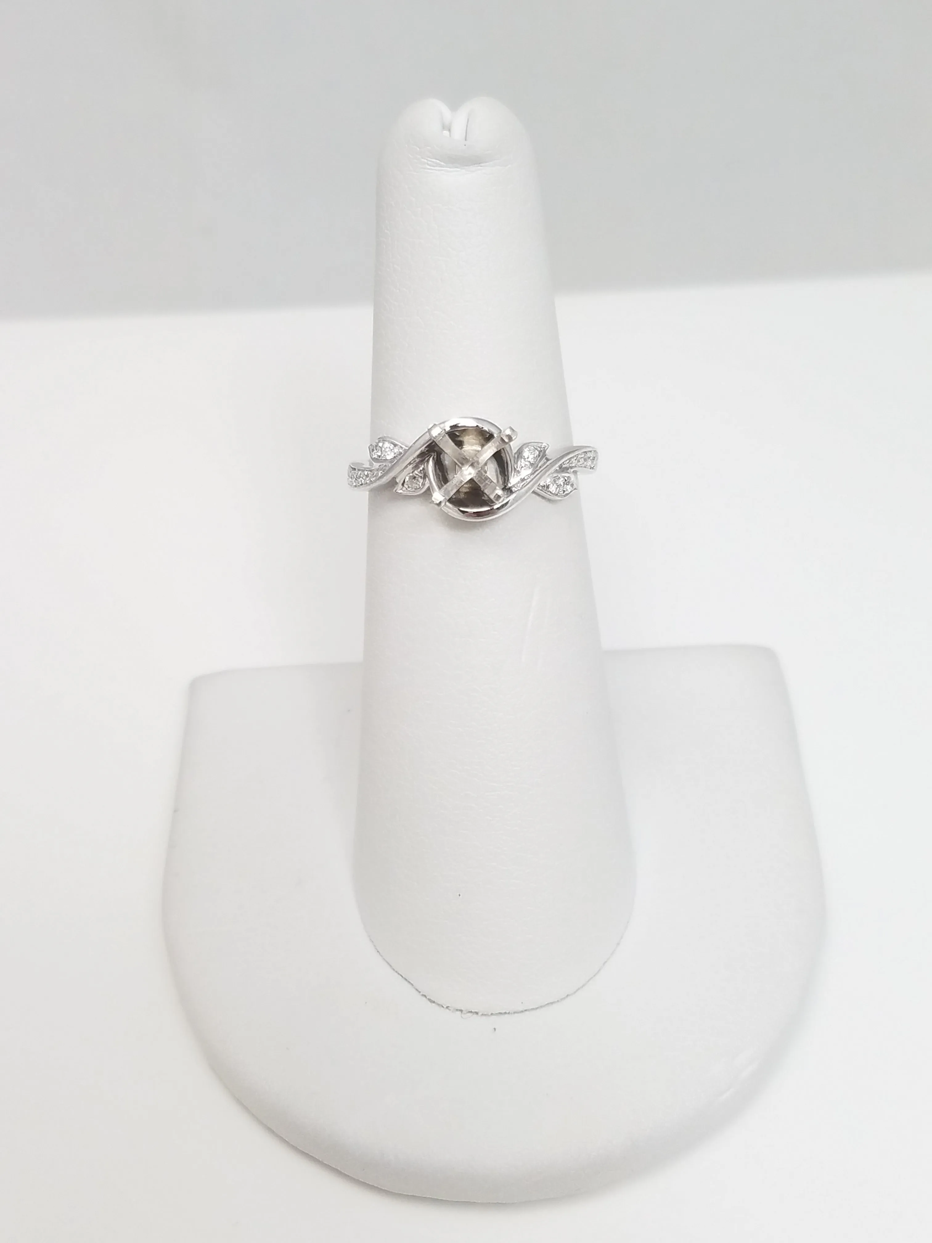 14k White Gold Diamond Accented Ring Mount