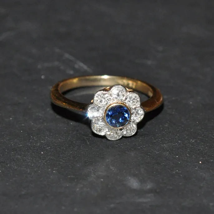 18ct Diamond & Sapphire Ring