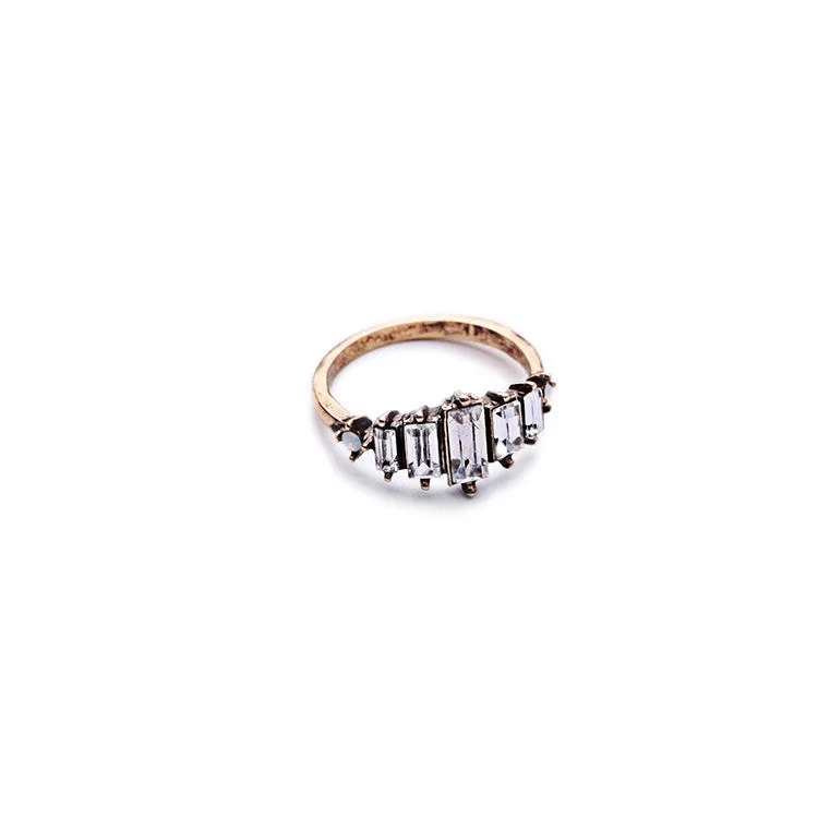 AUBREY - Antique Retro Strip Crystal Lady Ring