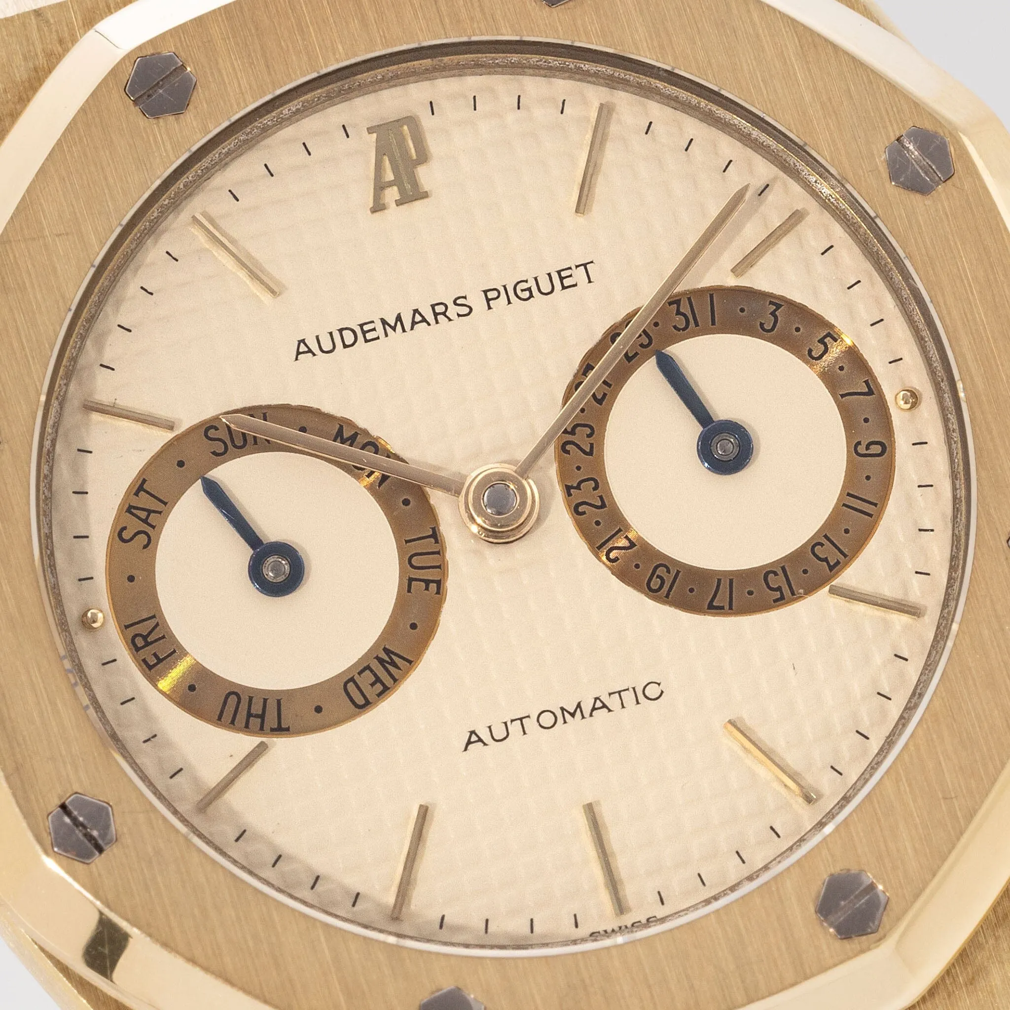 Audemars Piguet Royal 5572BA Oak Day-Date 18kt Yellow Gold "Owl" With Archive Extract