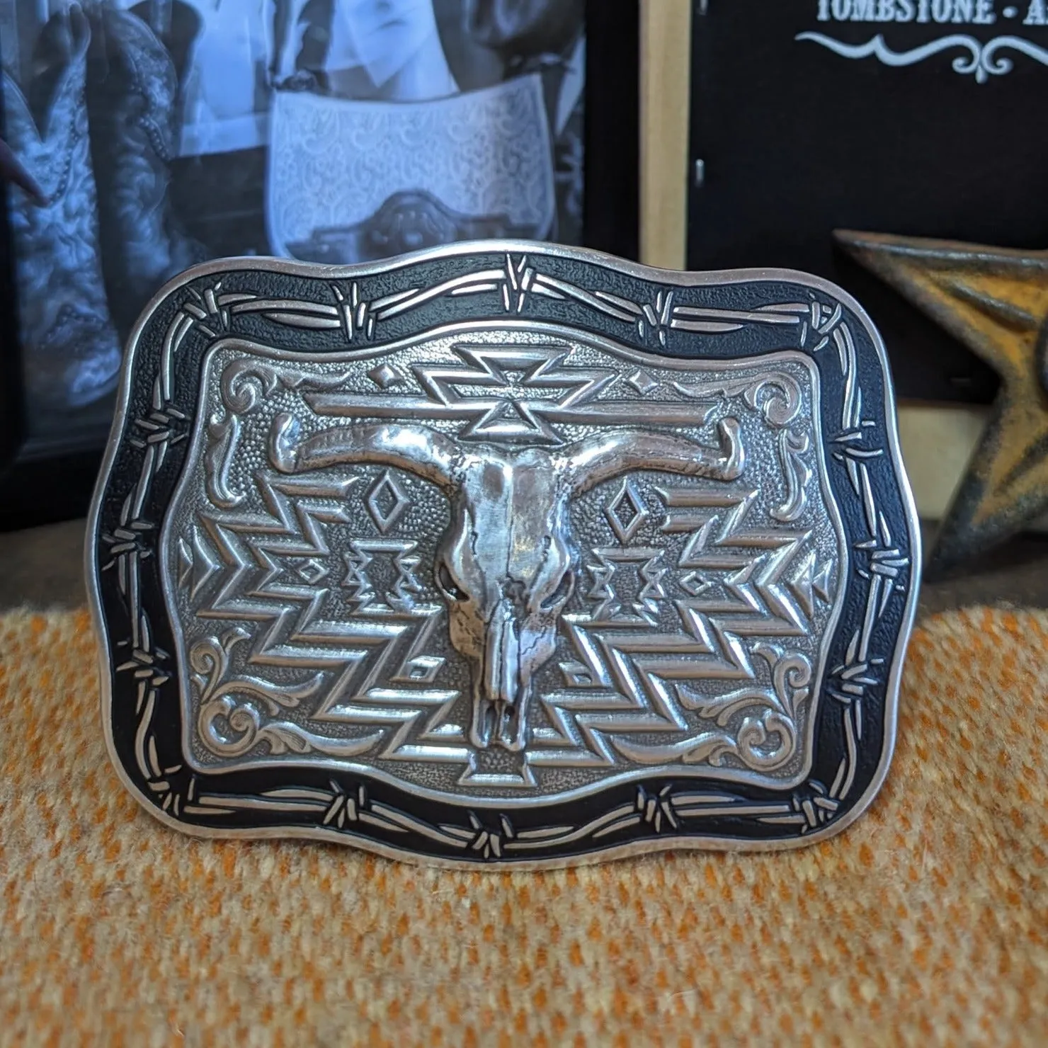 Belt Buckle Longhorn with Barbed Wire Edge by Crumrine  38026