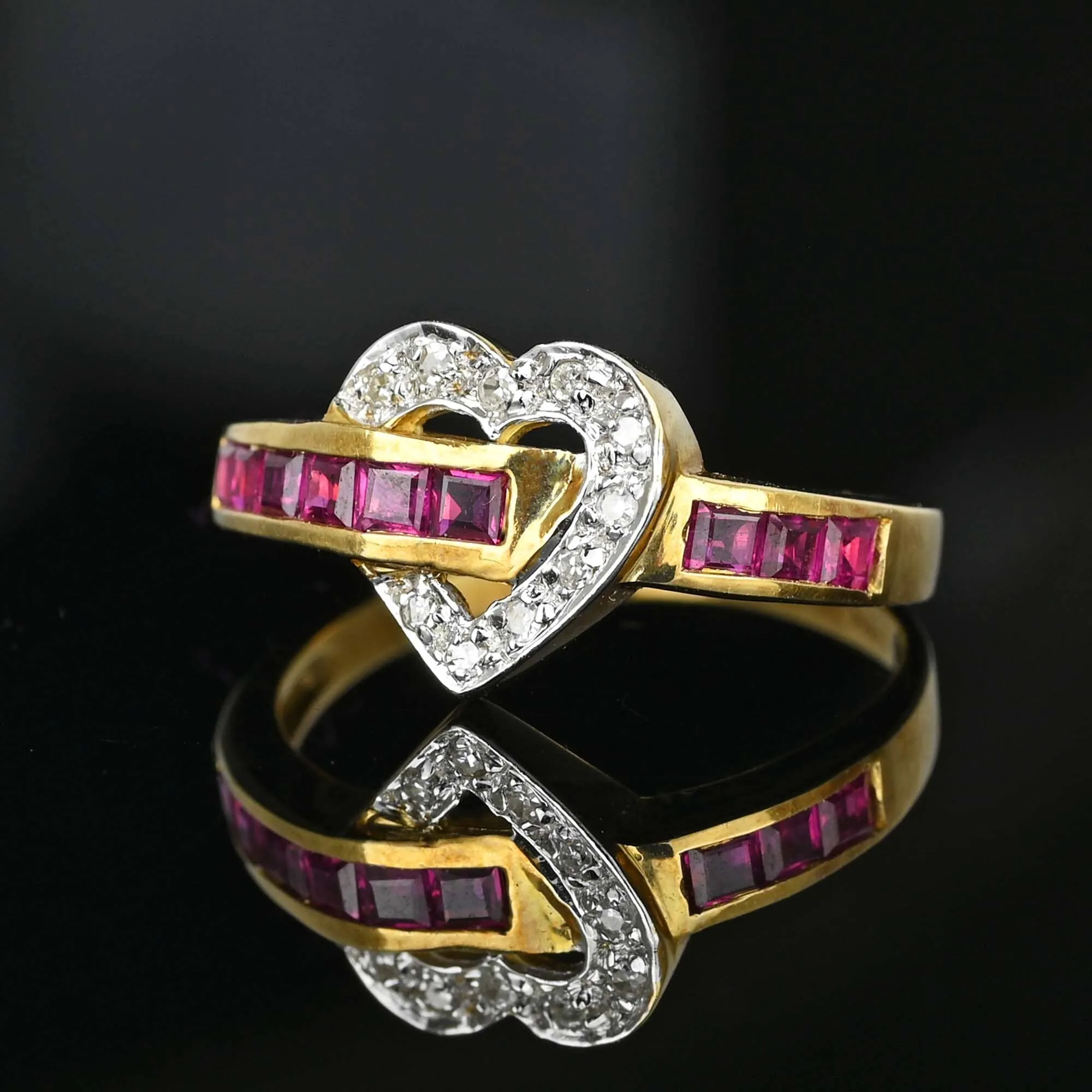 Carré Cut Ruby Diamond Heart Buckle Ring in 14K Gold