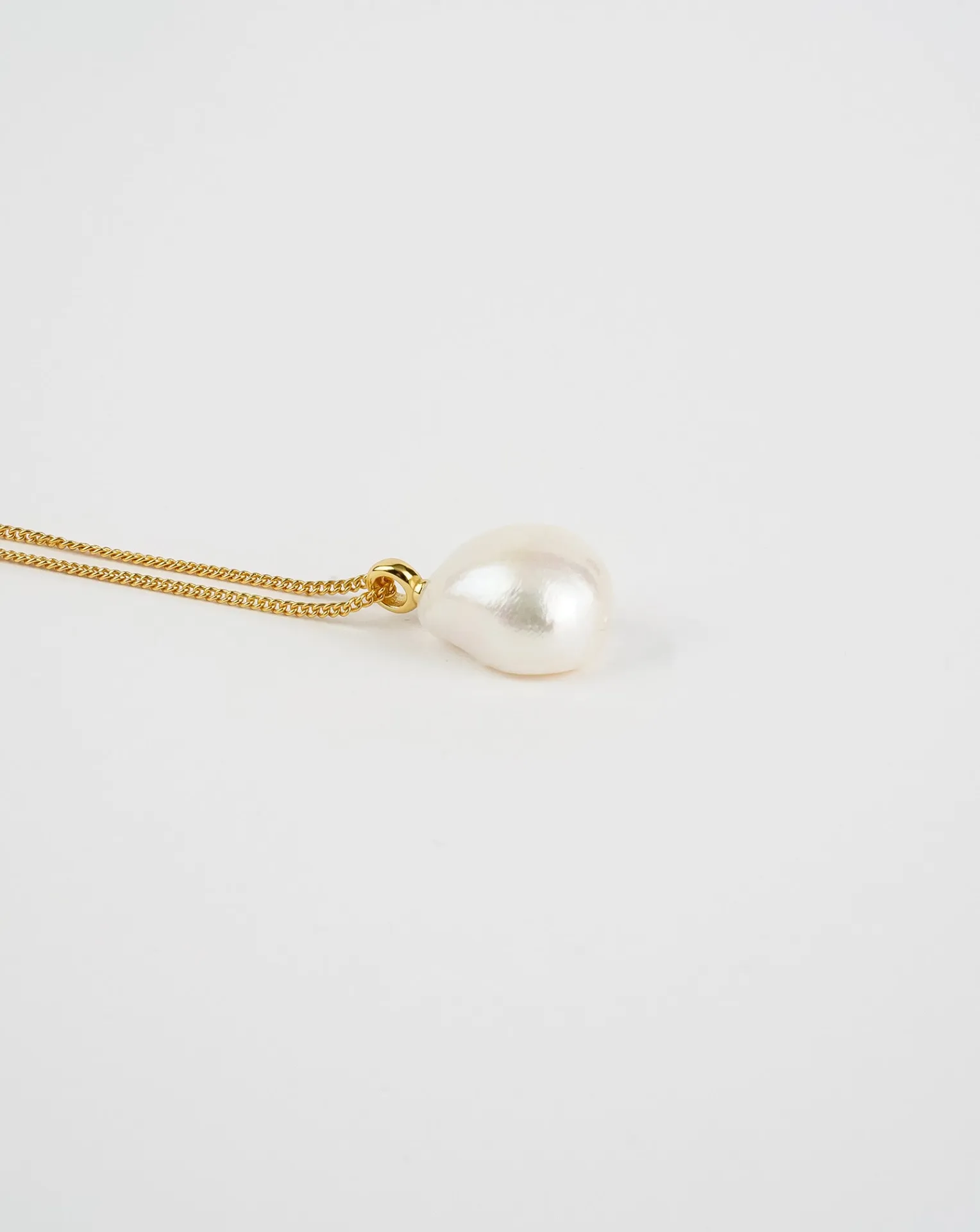 Classic Freshwater Pearl Necklace - Elegant Handpicked Pearls, Perfect Gift