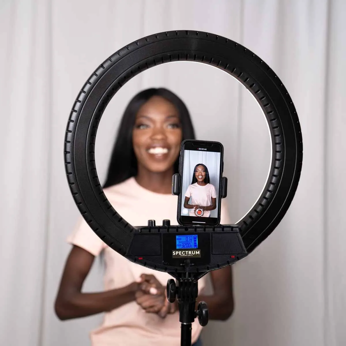 DISCONTINUED- 18" LED Portable Ring Light - Diamond Luxe III (2020)