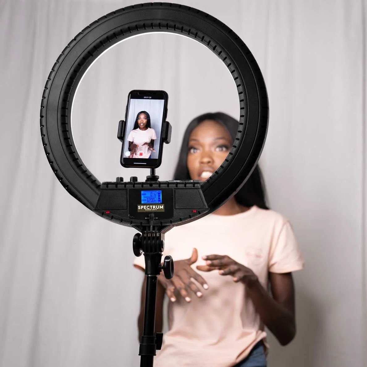 DISCONTINUED- 18" LED Portable Ring Light - Diamond Luxe III (2020)