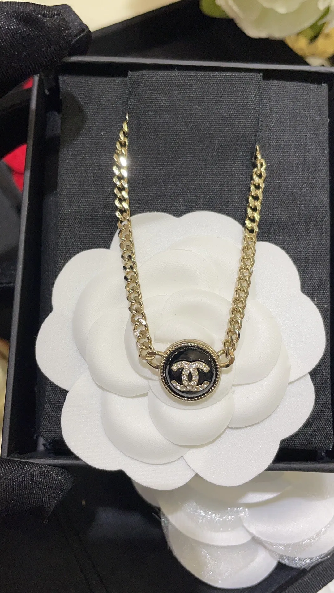 DOUBLE C ONYX NECKLACE GOLD DIAMOND