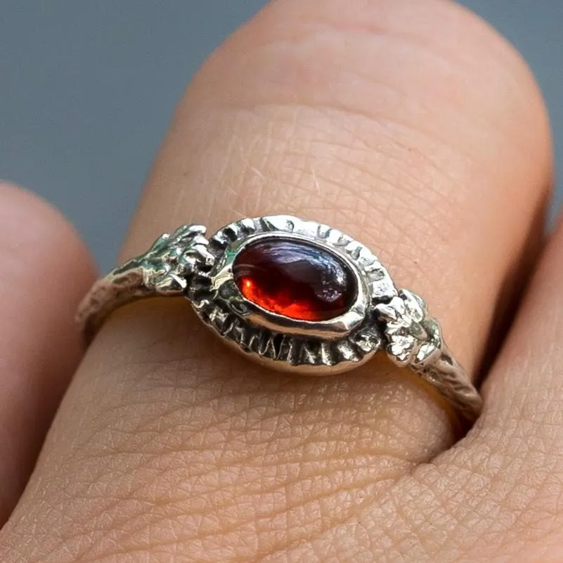 HARMONY Garnet Ring