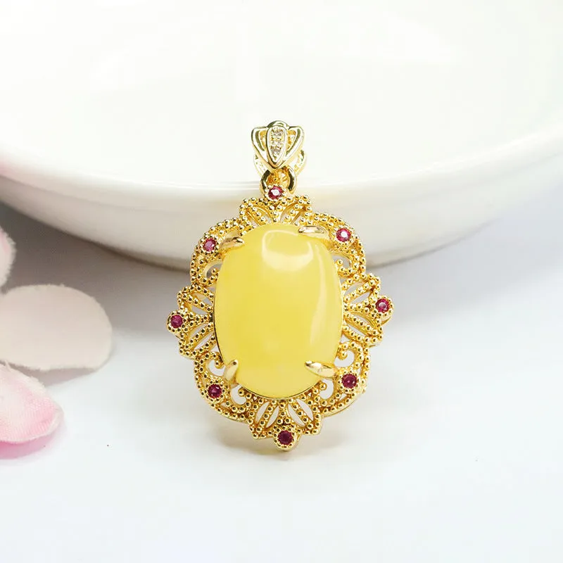 Leaf Zircon Golden Necklace with Beeswax Amber Pendant_Product Title