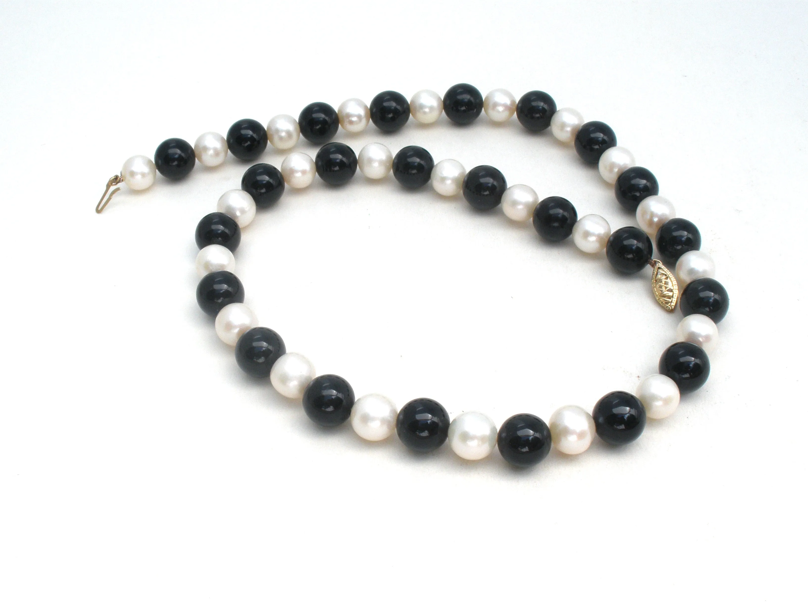 Pearl & Black Onyx Bead Necklace 14K Gold 18"