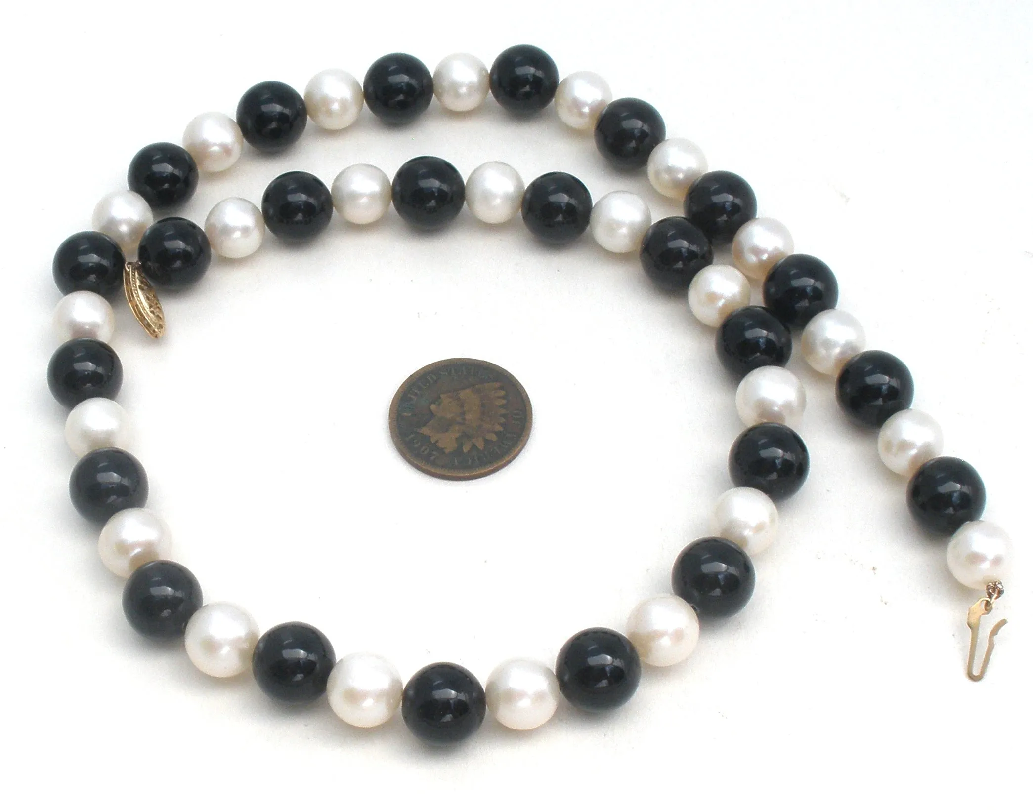 Pearl & Black Onyx Bead Necklace 14K Gold 18"