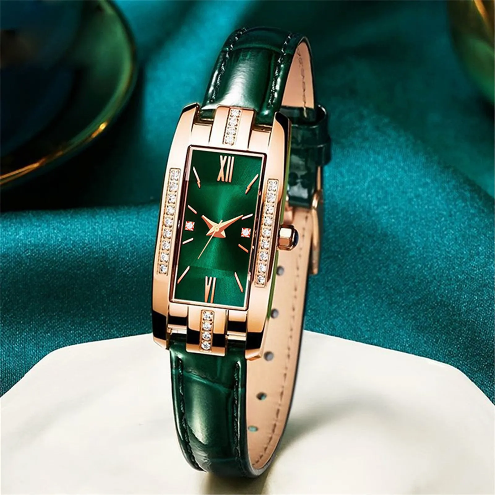 Retro Affordable Luxury Watch Women 'S Watch Women 'S Small Square Watch Diamond Small Green Watch