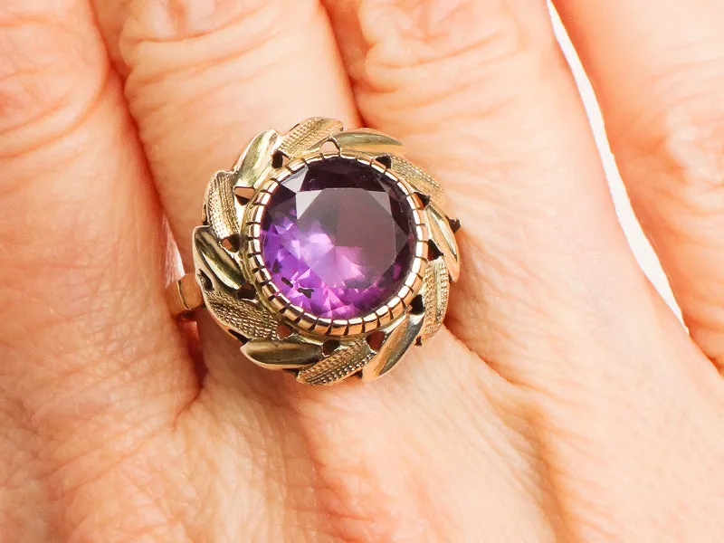 Vintage 14k Yellow Gold Round Purple Sapphire Ring with Floral Design