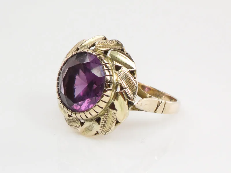 Vintage 14k Yellow Gold Round Purple Sapphire Ring with Floral Design