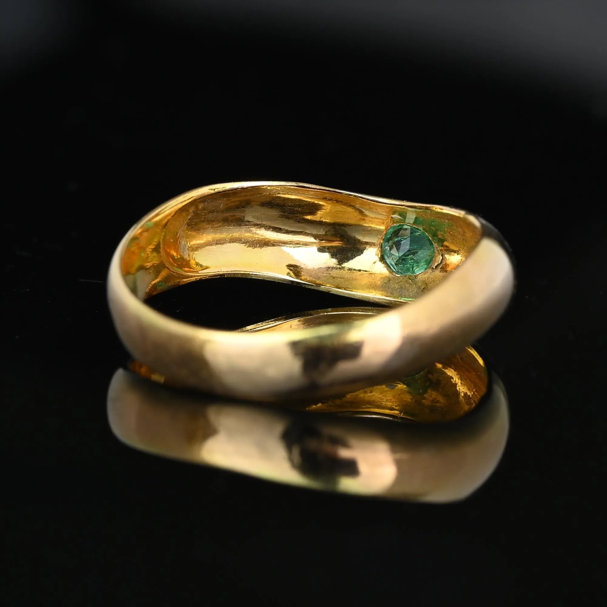 Vintage Wide 18K Gold Chevron Emerald Ring Band