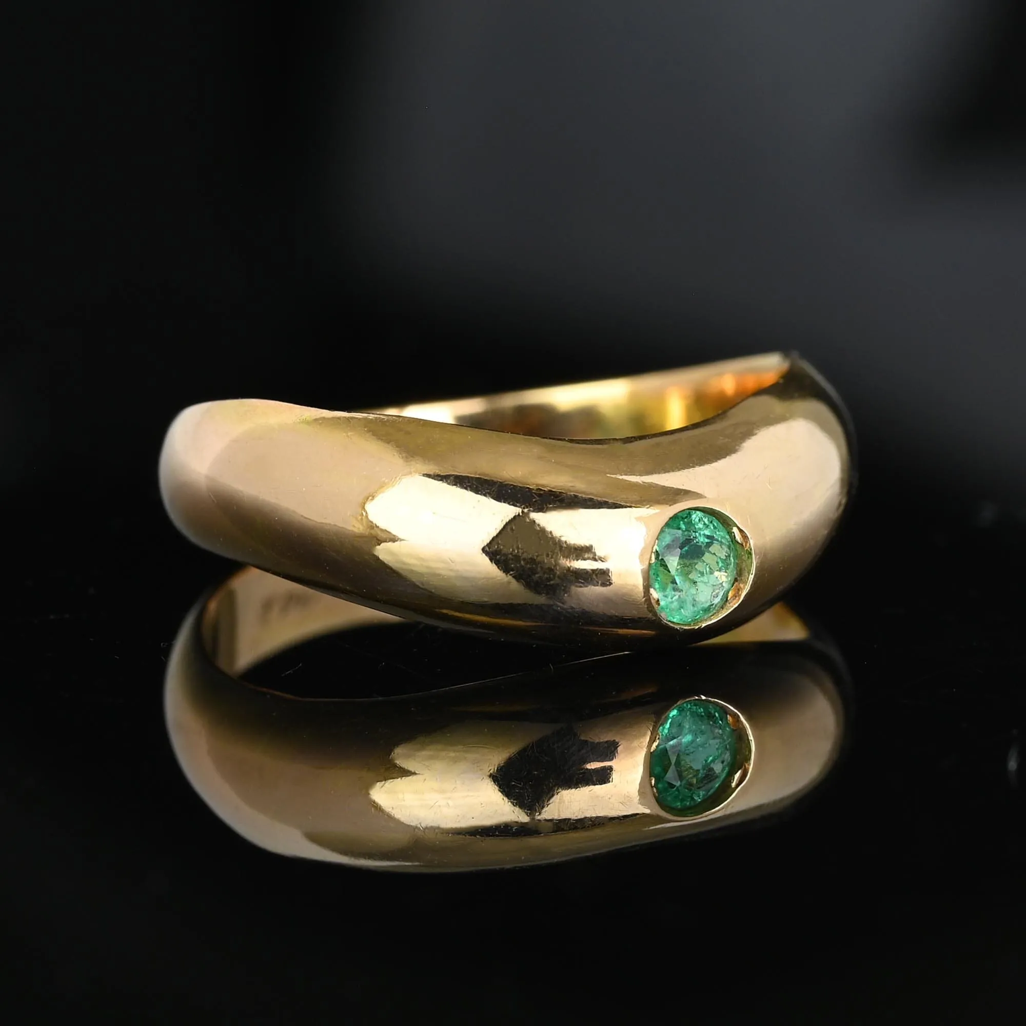 Vintage Wide 18K Gold Chevron Emerald Ring Band